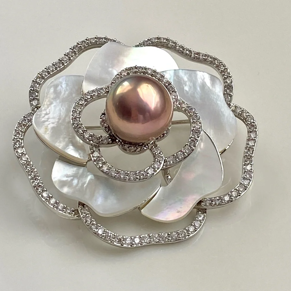 P240-Handmade Metallic Edison Pearl And Mother-of-Pearl Flower Brooch/Pendant - Picture 7 of 11